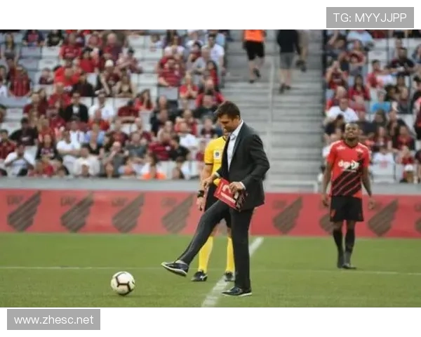 上海申花赛季中期战术危机暴露,豪门争冠之路再遇阵容与管理双重考验。 上海申花赛季中期战术危机暴露,豪门争冠之路再遇阵容与管理双重考验。