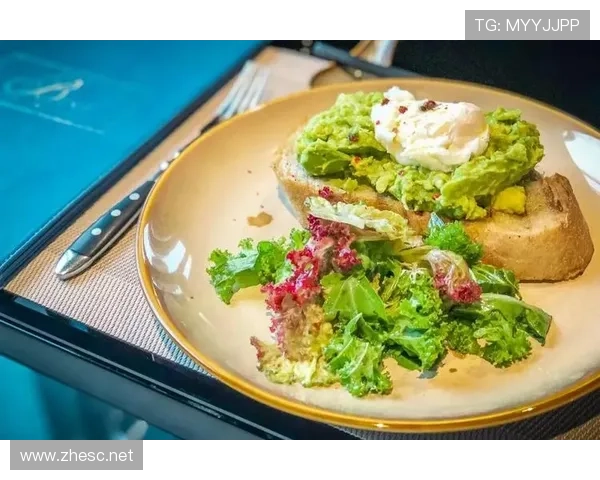 娜奥米·大阪把早餐摆得像奢侈品展，我在屏幕前都不好意思吃方便面